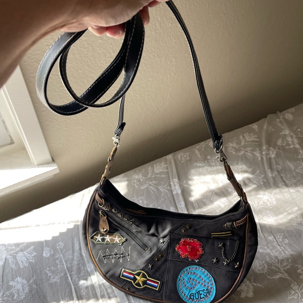 GUESS Black Shoulder Bag with Colorful Patches Crescent 90s